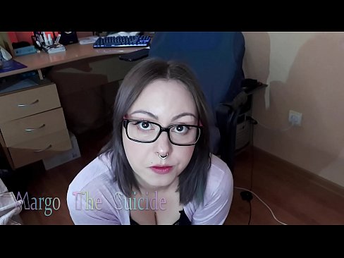 ❤️ Секси девојка со наочари длабоко го цица дилдото на камерата ❌ Квалитетен секс кај нас ❤